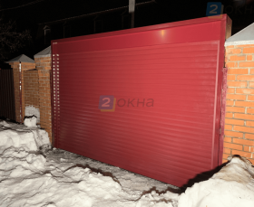 Рольставни для гаража крупным планом