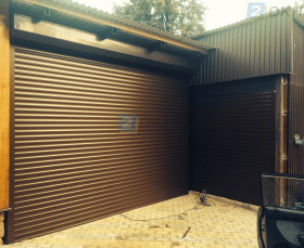 Рольставни для гаража на объекте