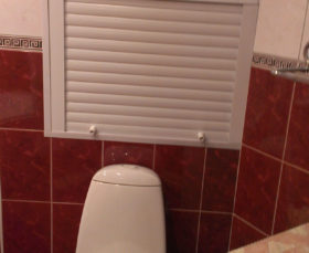 Сантехнические рольставни - способ закрыть трубы в туалете